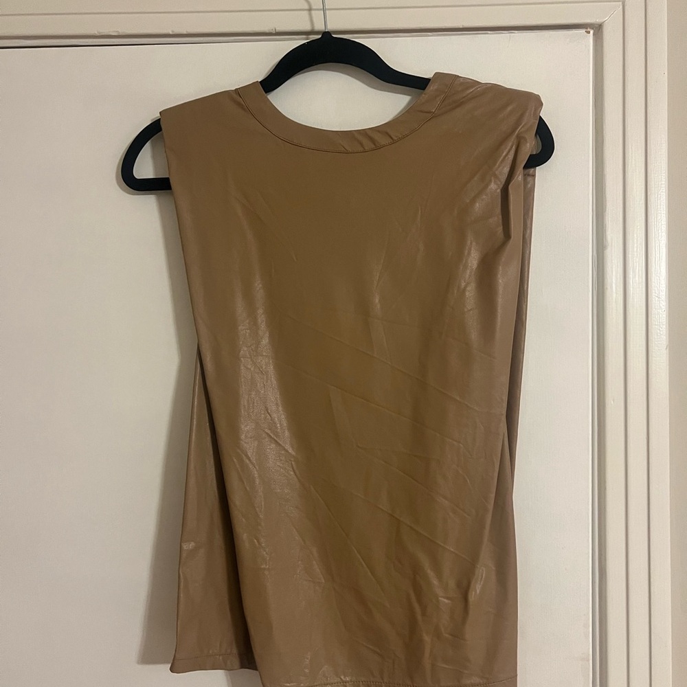 Le Lis Tan Boxy Muscle Tee Sleeveless